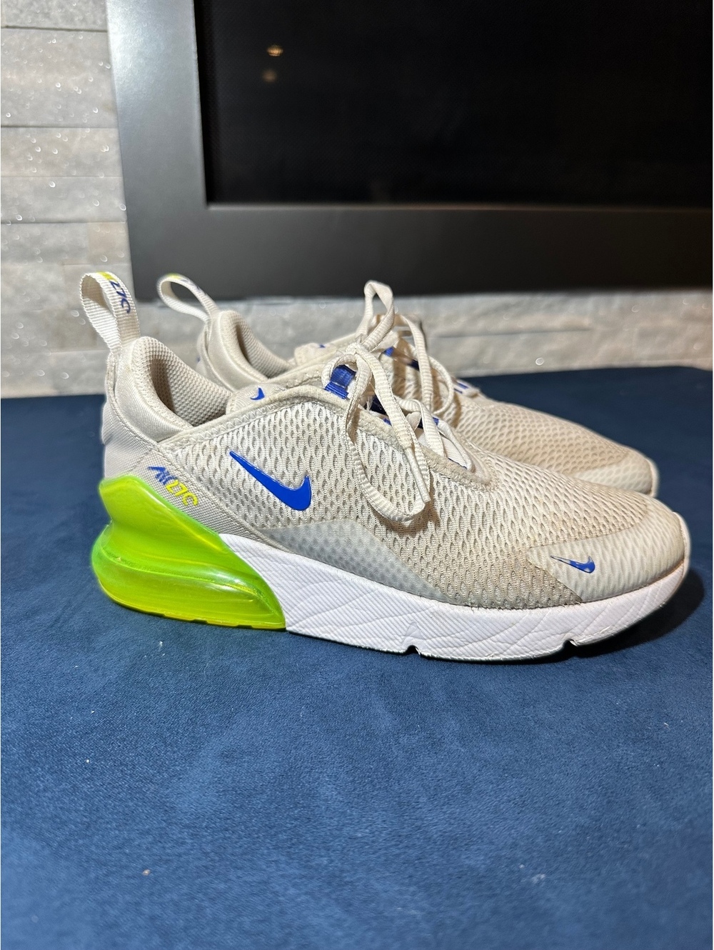 Nike Air Max 270 White Blue Neon Green kids Running Shoes Size 3y